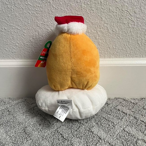 Adorable Gudetama plushie - Picture 2 of 6
